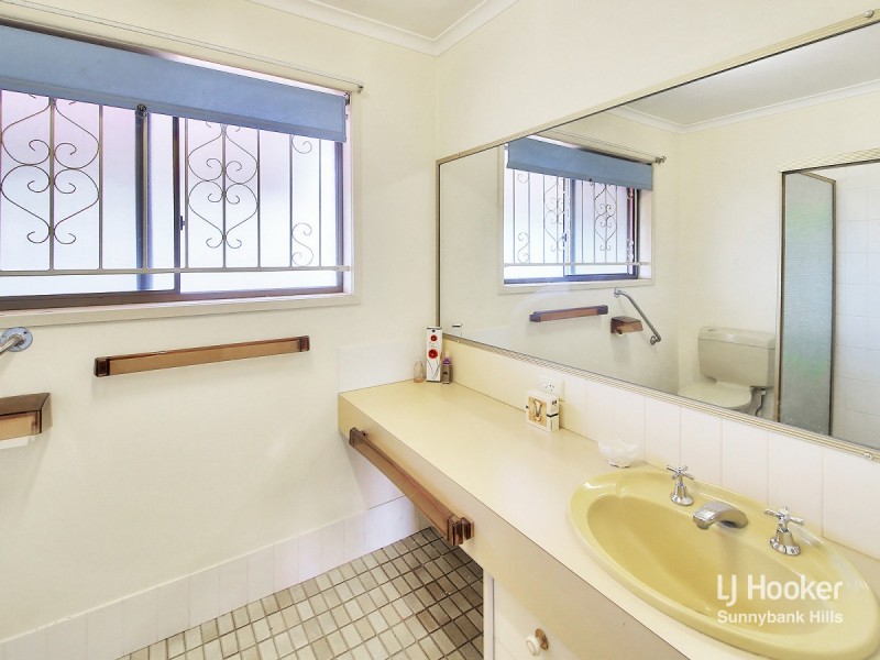 11 Dando Street, Macgregor QLD 4109