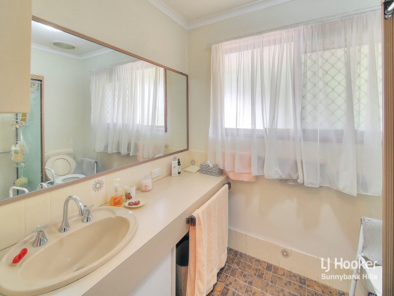 6 Halkin Street, Eight Mile Plains QLD 4113