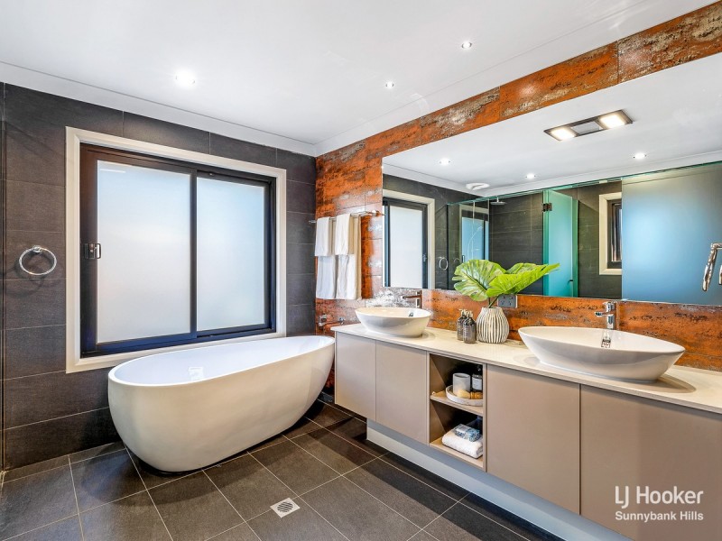 8 Peridot Place, Rochedale QLD 4123