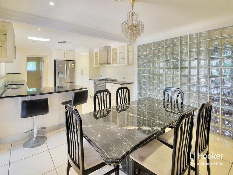 500 Mains Road, Macgregor QLD 4109