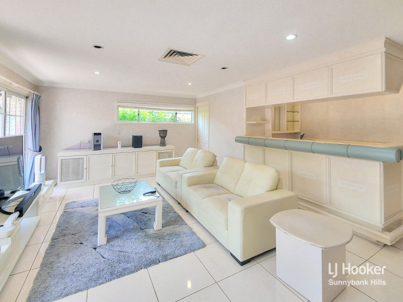 500 Mains Road, Macgregor QLD 4109