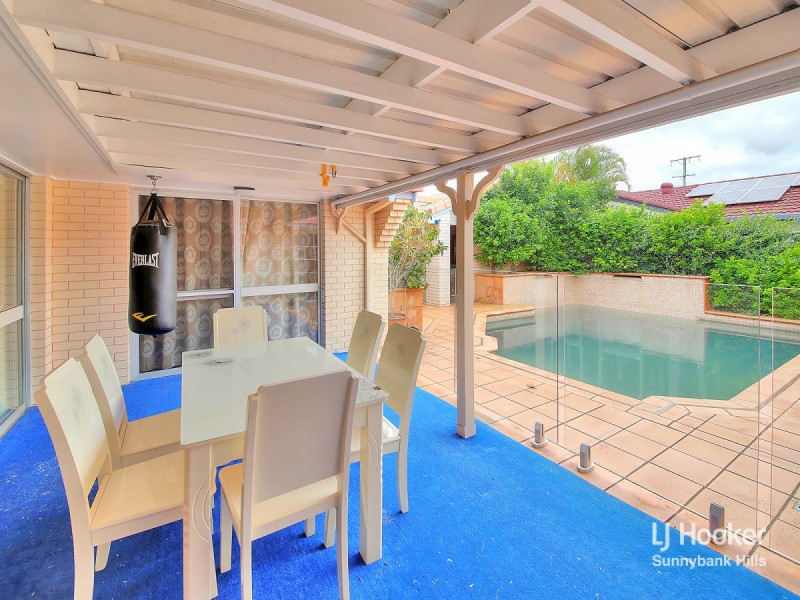 500 Mains Road, Macgregor QLD 4109