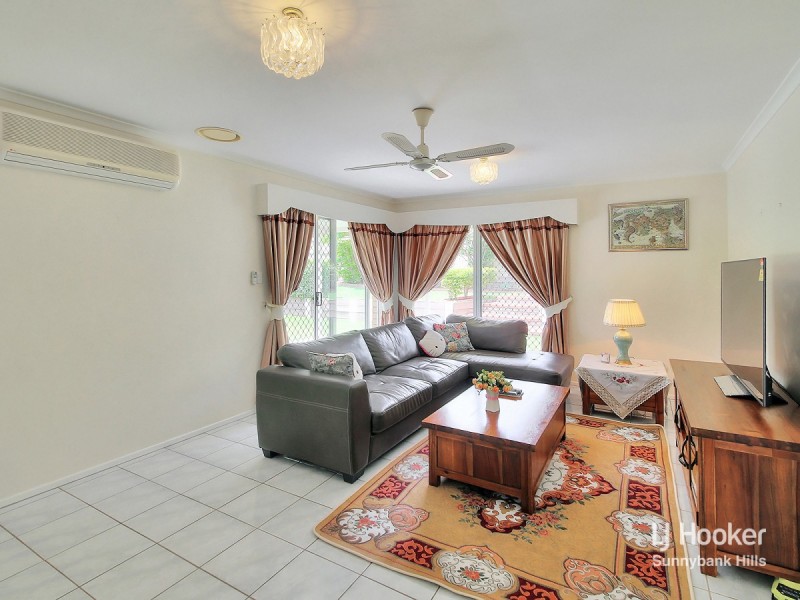 42 Glenfield Street, Parkinson QLD 4115