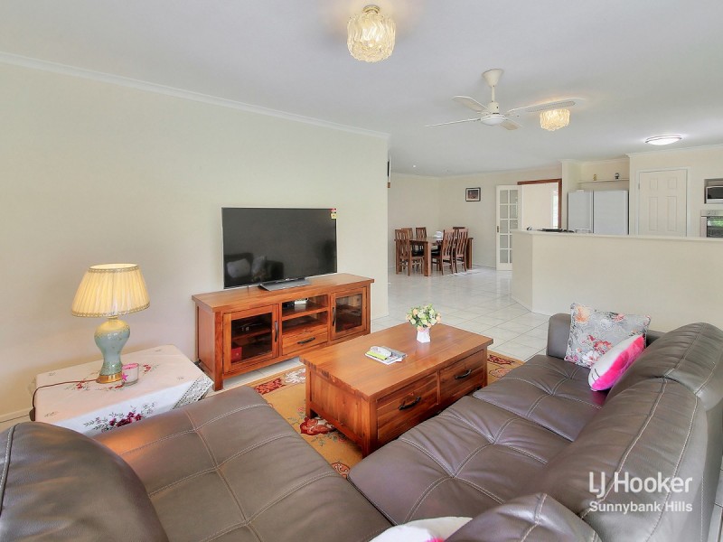 42 Glenfield Street, Parkinson QLD 4115