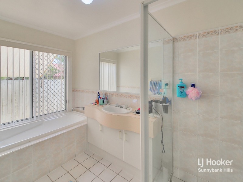 42 Glenfield Street, Parkinson QLD 4115