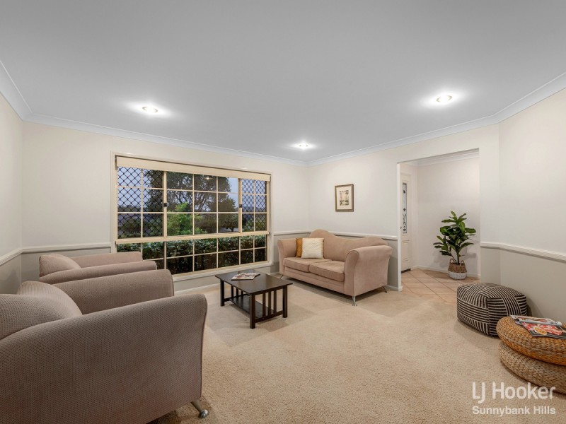 73 Hummingbird Crescent, Wishart QLD 4122