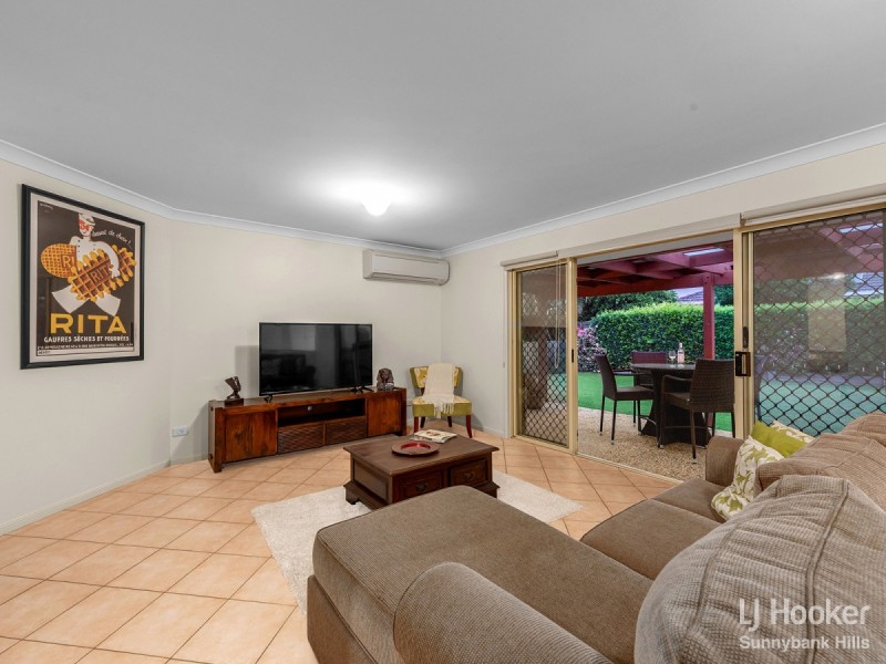73 Hummingbird Crescent, Wishart QLD 4122