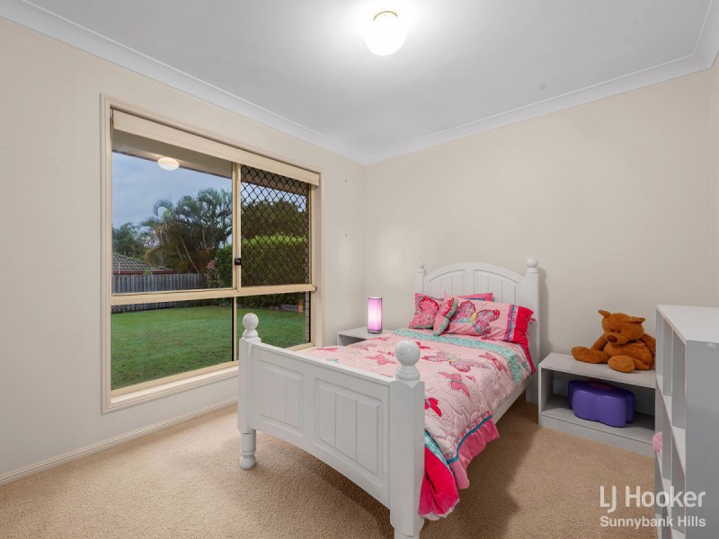 73 Hummingbird Crescent, Wishart QLD 4122
