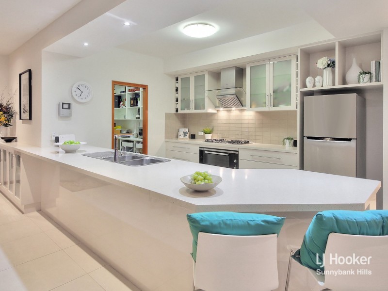 4 Dominion Street, Eight Mile Plains QLD 4113