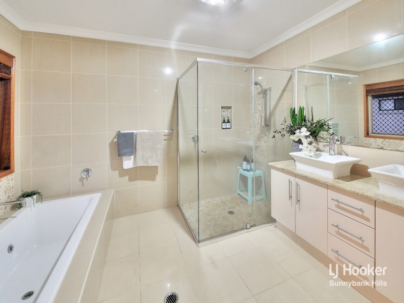 4 Dominion Street, Eight Mile Plains QLD 4113