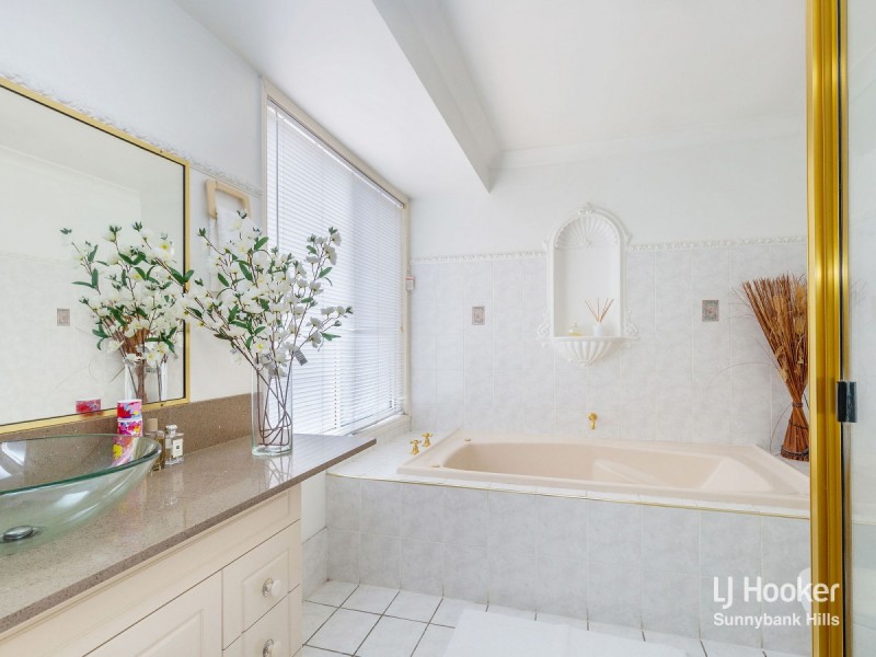 17 Aspen Crescent, Parkinson QLD 4115