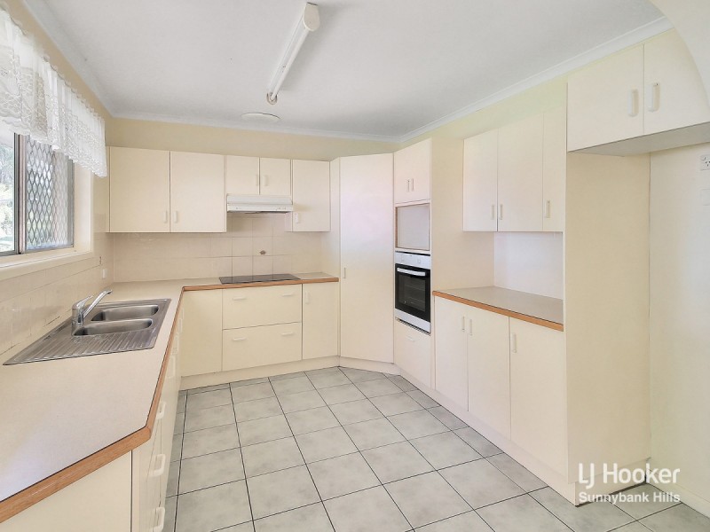 8 Walbrook Avenue, Springwood QLD 4127