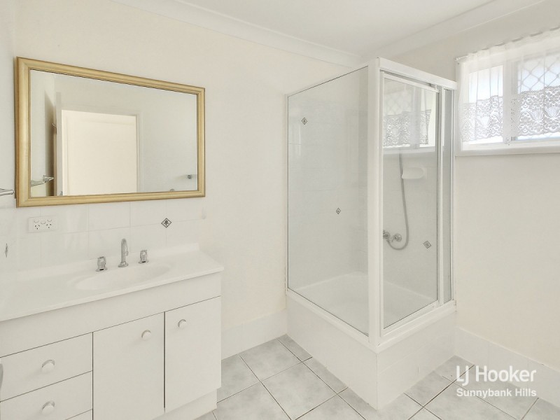 8 Walbrook Avenue, Springwood QLD 4127