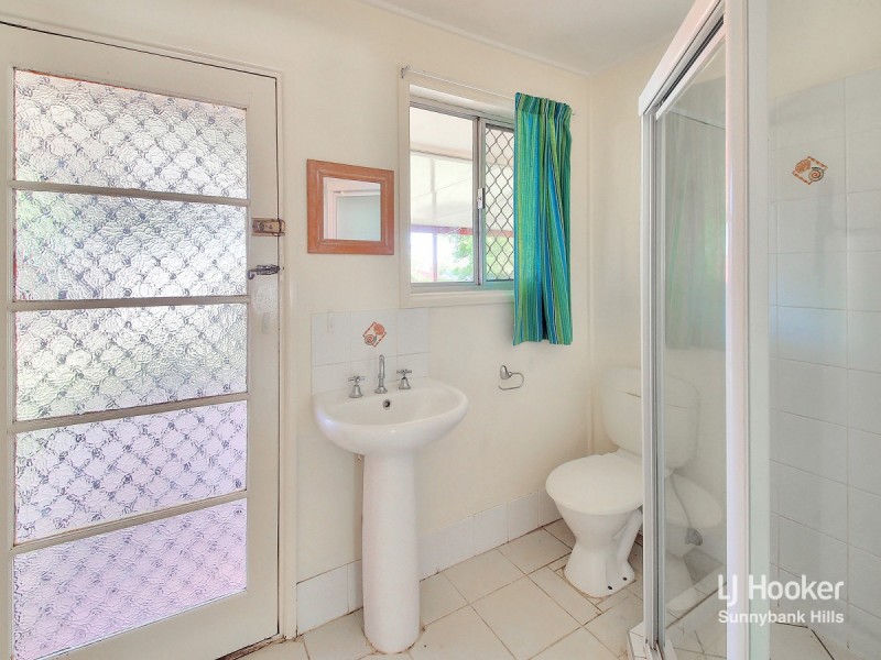 8 Walbrook Avenue, Springwood QLD 4127