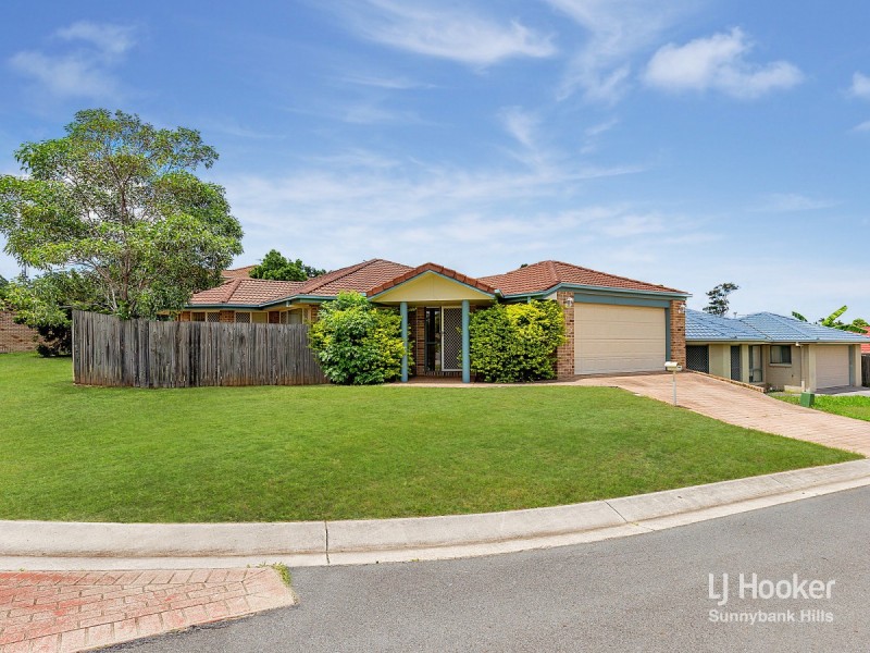 32 Pinedale Crescent, Parkinson QLD 4115