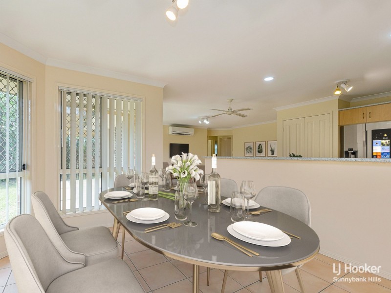 32 Pinedale Crescent, Parkinson QLD 4115