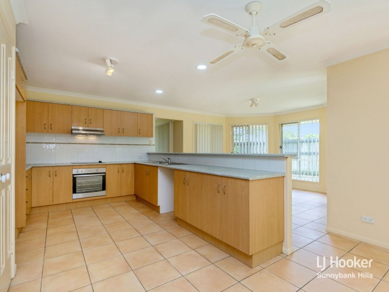 32 Pinedale Crescent, Parkinson QLD 4115