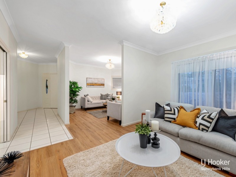 10 Mansfield Place, Mansfield QLD 4122