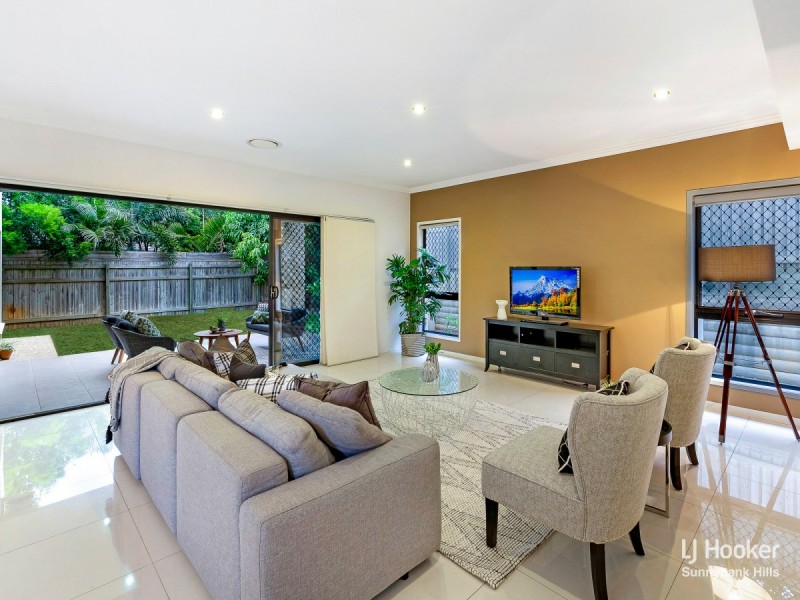 17 Southwalk Esplanade, Underwood QLD 4119