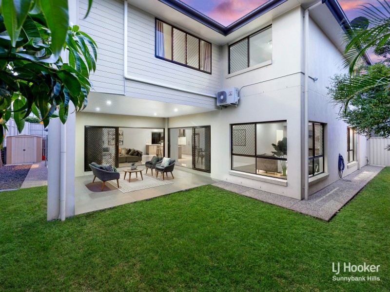 17 Southwalk Esplanade, Underwood QLD 4119