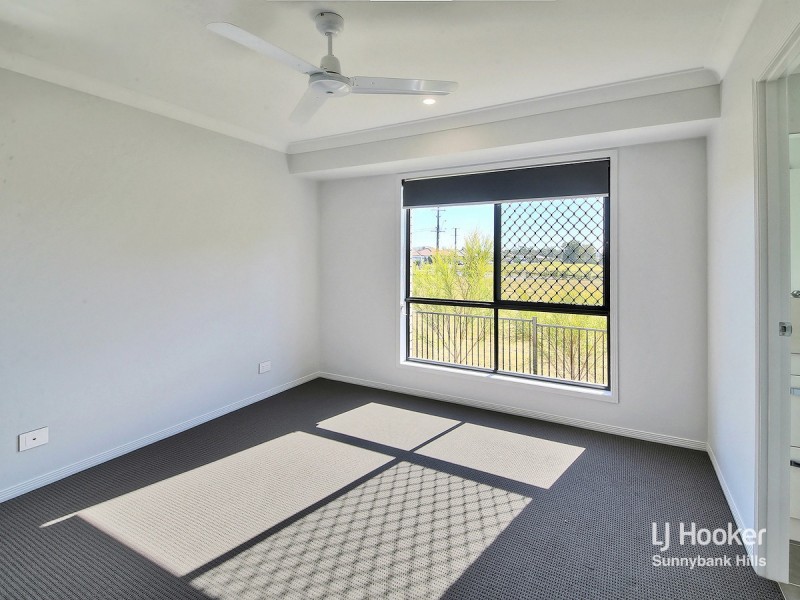 8 Fiveways Circuit, Park Ridge QLD 4125