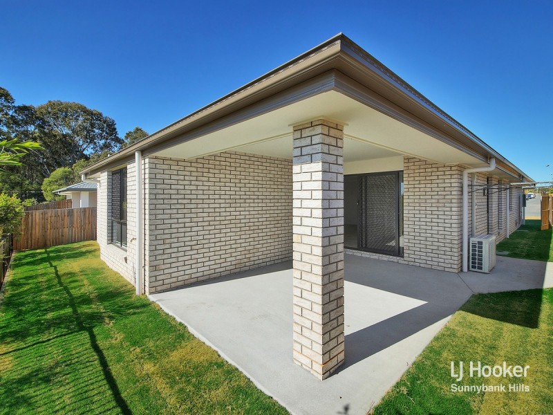 8 Fiveways Circuit, Park Ridge QLD 4125