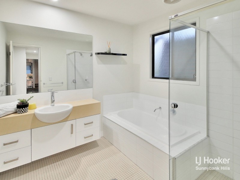 2 Mode Place, Eight Mile Plains QLD 4113