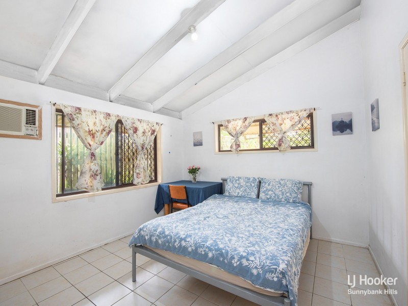 19 Freesia Street, Macgregor QLD 4109