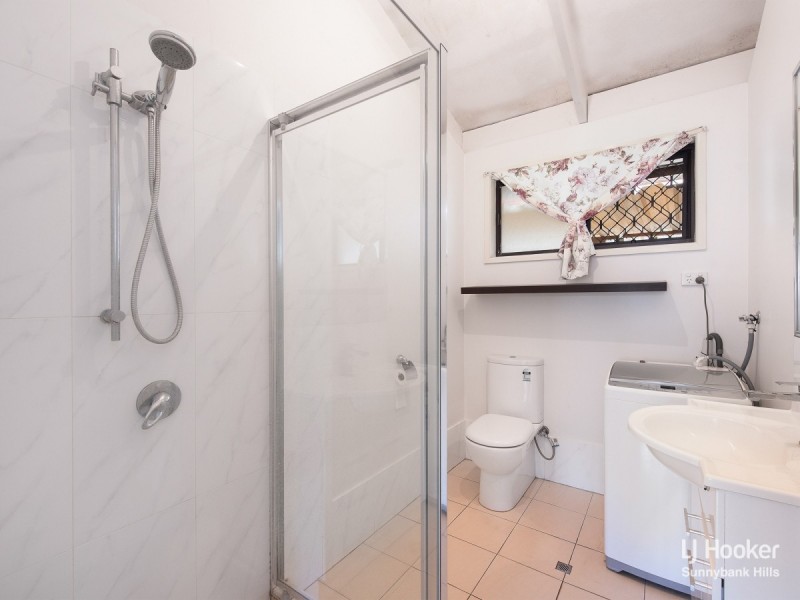 19 Freesia Street, Macgregor QLD 4109