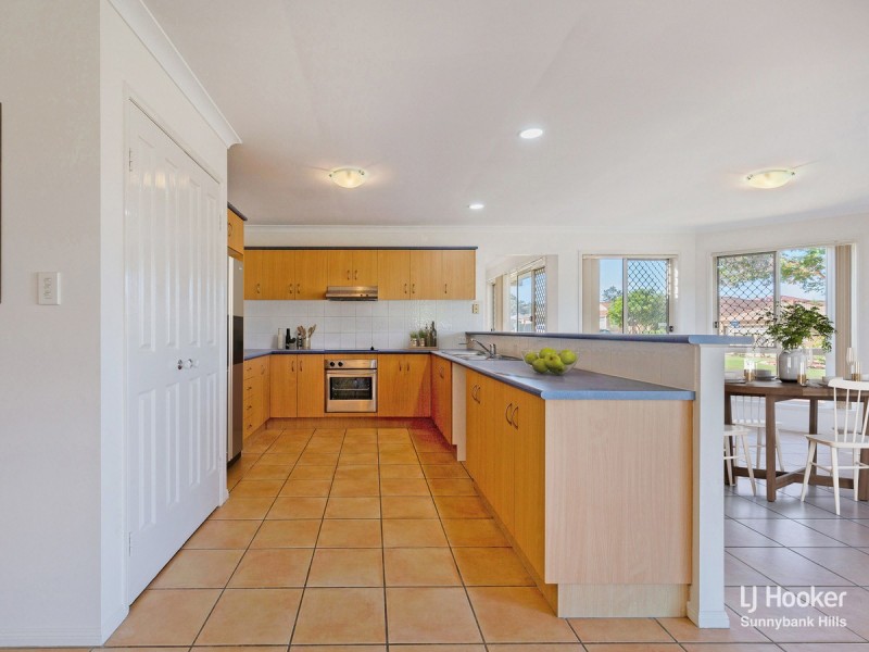 2 Killarney Place, Parkinson QLD 4115
