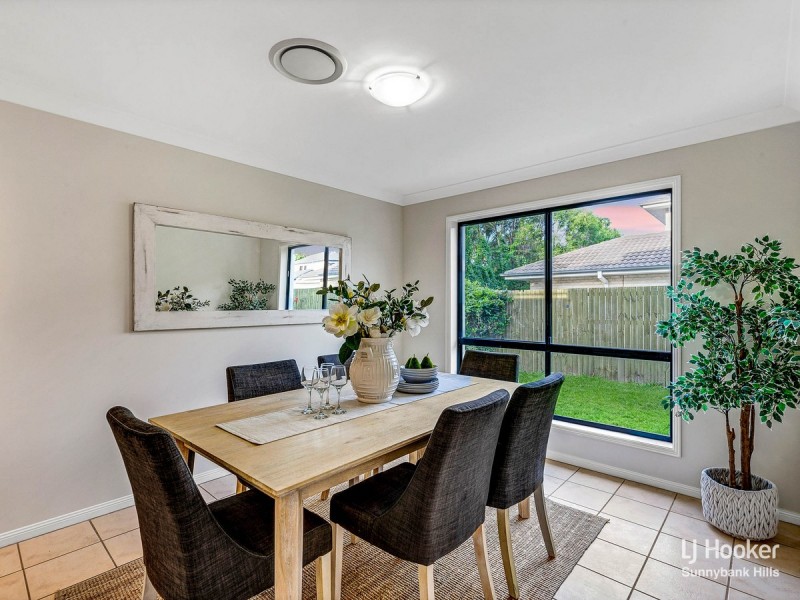 25 Regal Place, Eight Mile Plains QLD 4113