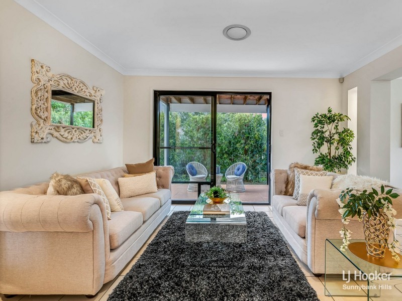 25 Regal Place, Eight Mile Plains QLD 4113