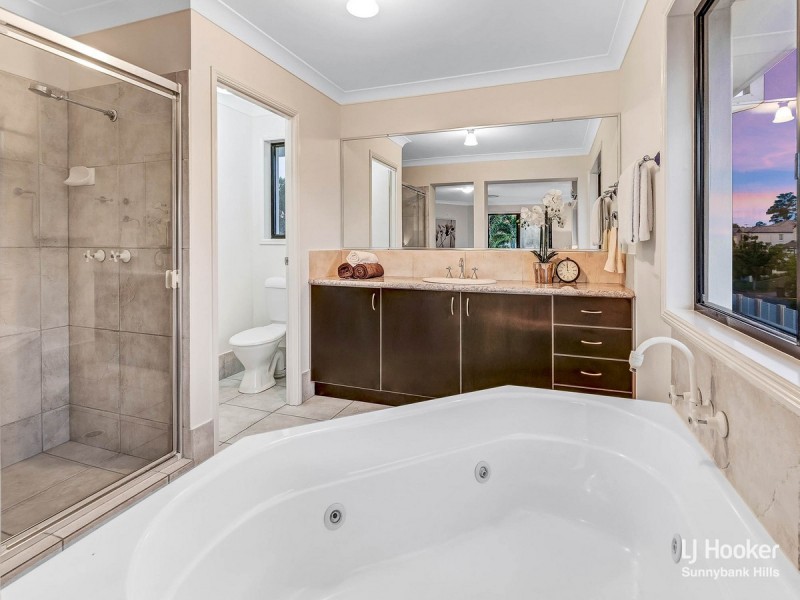 25 Regal Place, Eight Mile Plains QLD 4113