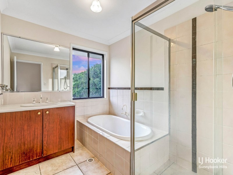 25 Regal Place, Eight Mile Plains QLD 4113