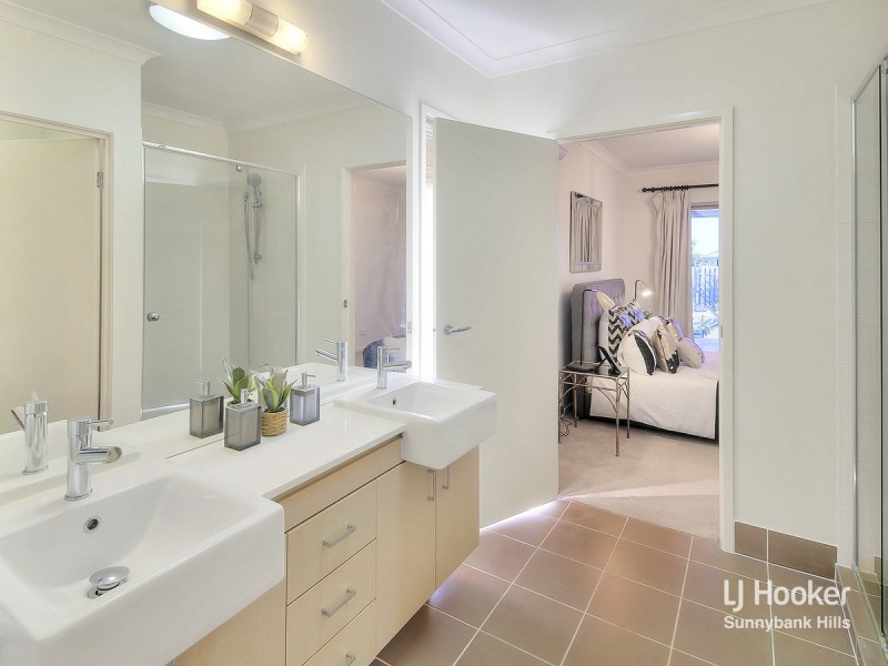 43 Candytuft Place, Calamvale QLD 4116