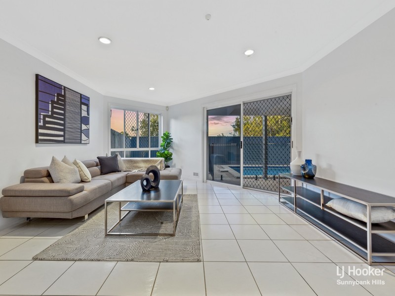 3 Trafalgar Close, Stretton QLD 4116