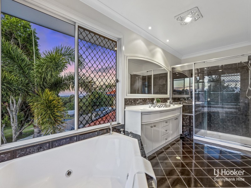 3 Trafalgar Close, Stretton QLD 4116