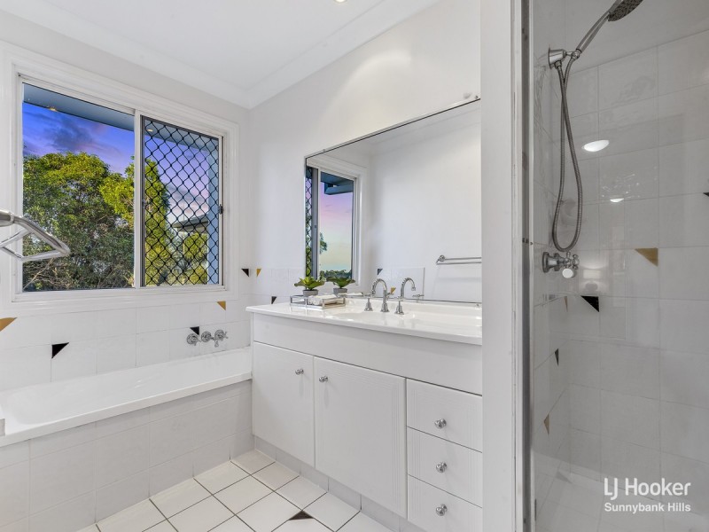 3 Trafalgar Close, Stretton QLD 4116