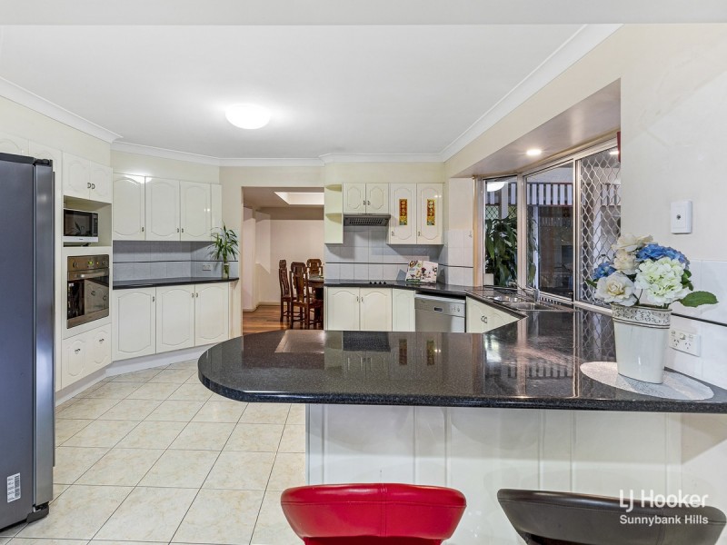 27 Azalea Crescent, Calamvale QLD 4116