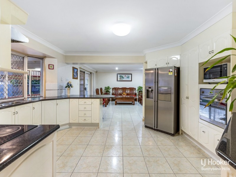 27 Azalea Crescent, Calamvale QLD 4116