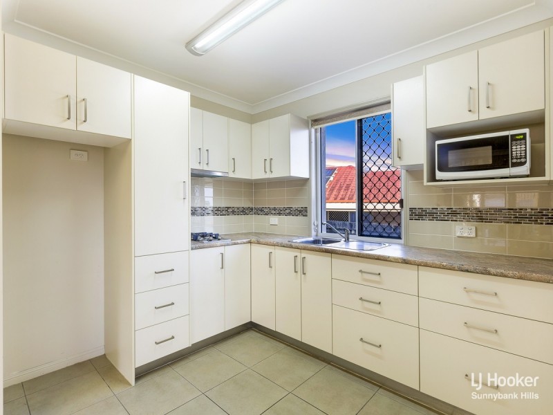 27 Azalea Crescent, Calamvale QLD 4116