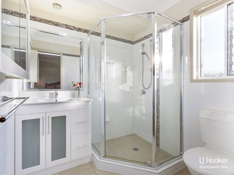 27 Azalea Crescent, Calamvale QLD 4116