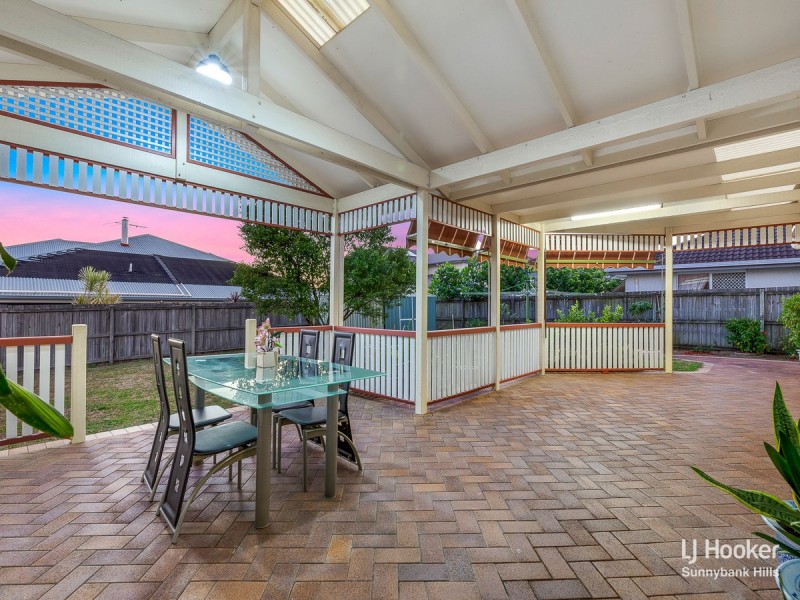 27 Azalea Crescent, Calamvale QLD 4116
