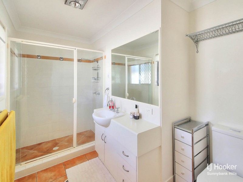 48 Pinedale Crescent, Parkinson QLD 4115