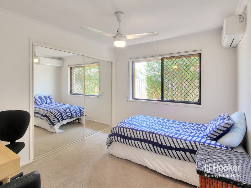 48 Pinedale Crescent, Parkinson QLD 4115