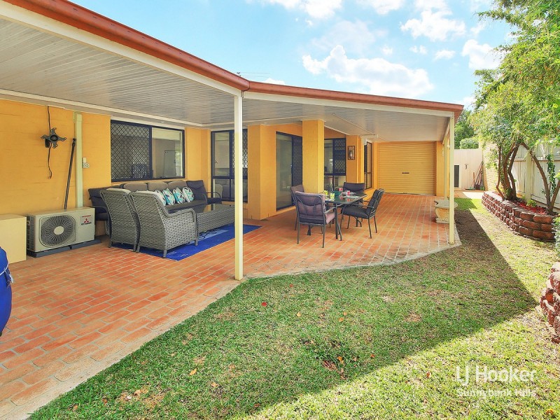 48 Pinedale Crescent, Parkinson QLD 4115