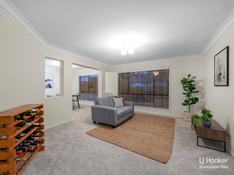 28 Cambridge Place, Wishart QLD 4122