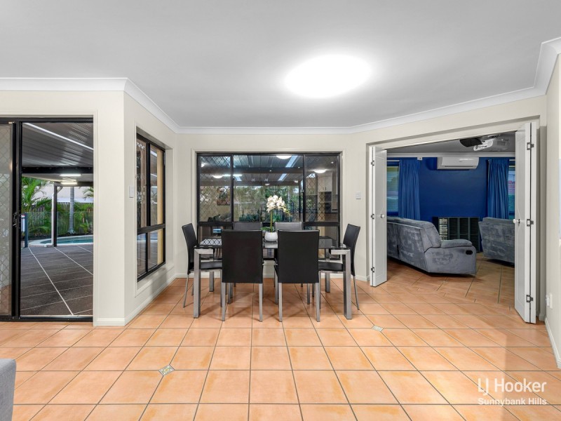 28 Cambridge Place, Wishart QLD 4122