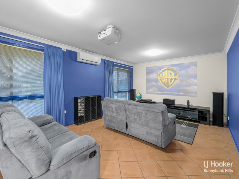 28 Cambridge Place, Wishart QLD 4122