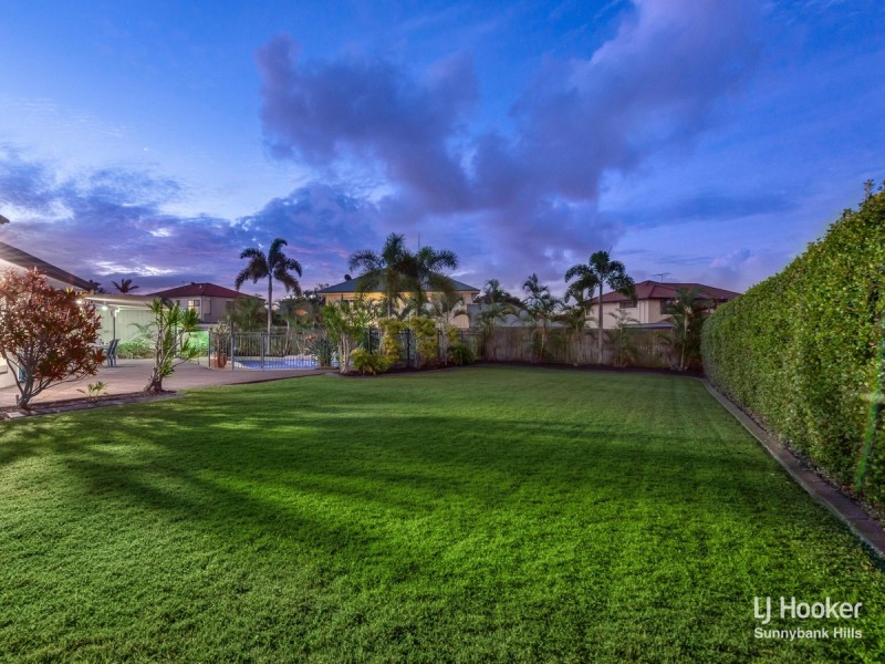 28 Cambridge Place, Wishart QLD 4122